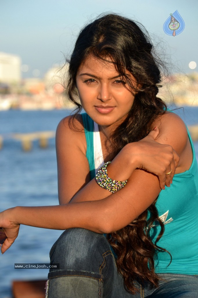 Monal Gajjar New Photos - 14 / 70 photos