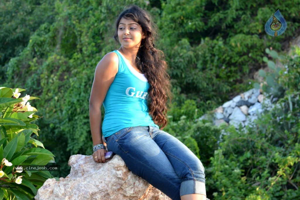 Monal Gajjar New Photos - 39 / 70 photos
