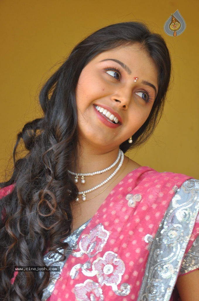 Monal Gajjar New Stills - 35 / 41 photos