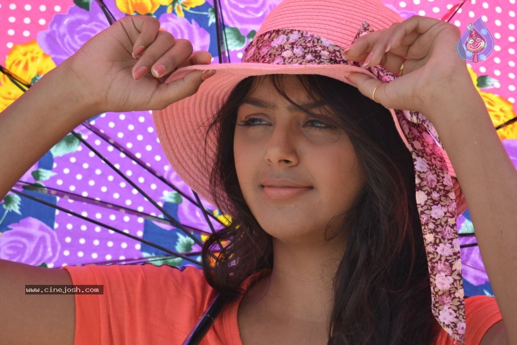 Monal Gajjar New Stills - 5 / 67 photos