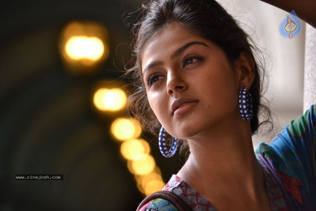 Monal Gajjar New Stills - 7 / 67 photos