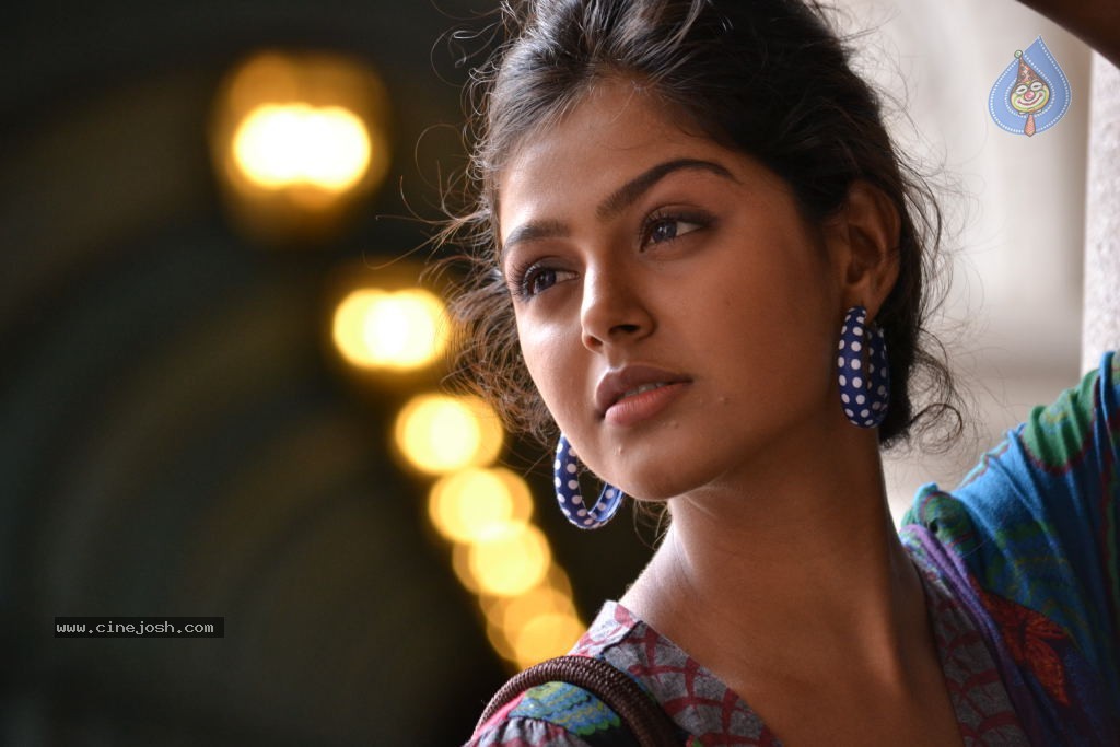 Monal Gajjar New Stills - 12 / 67 photos