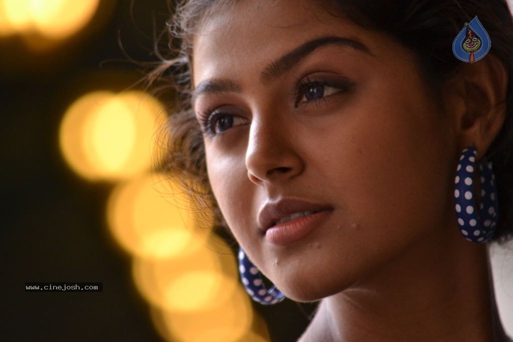 Monal Gajjar New Stills - 55 / 67 photos
