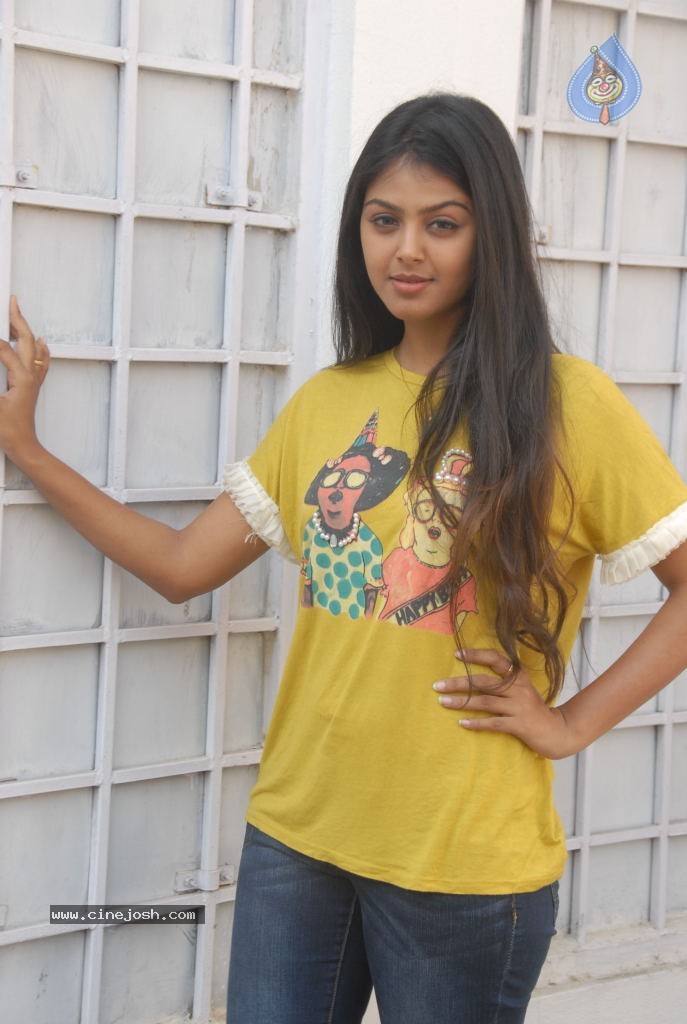 Monal Gajjar Stills - 23 / 45 photos