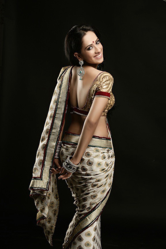 Monali Sehgal Hot Stills - 7 / 12 photos