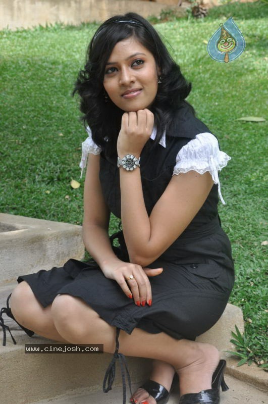 Monika Sharma Stills - 21 / 29 photos