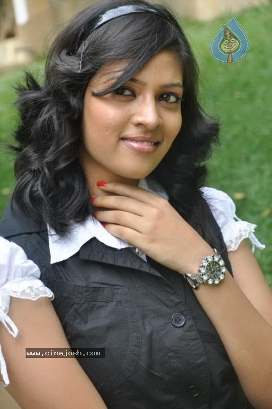 Monika Sharma Stills - 22 / 29 photos