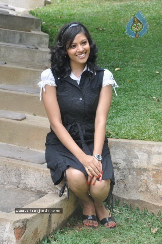 Monika Sharma Stills - 25 / 29 photos