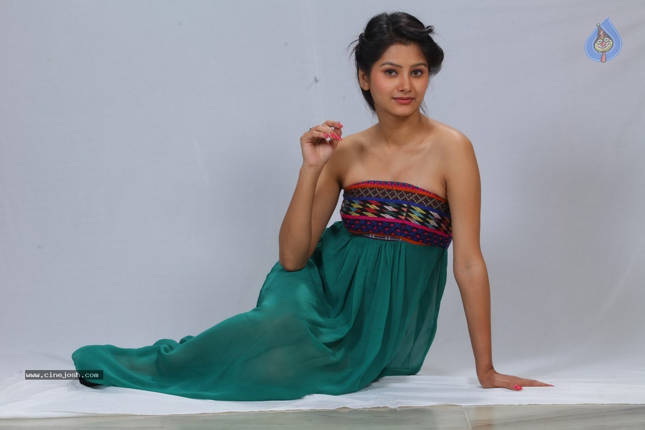 Monika Singh Latest Stills - 48 / 50 photos