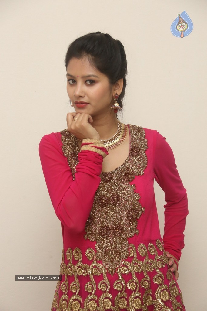 Monika Singh Latest Stills - 32 / 102 photos