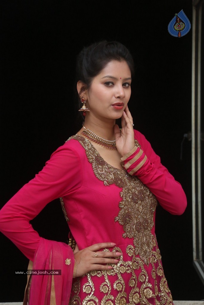 Monika Singh Latest Stills - 74 / 102 photos