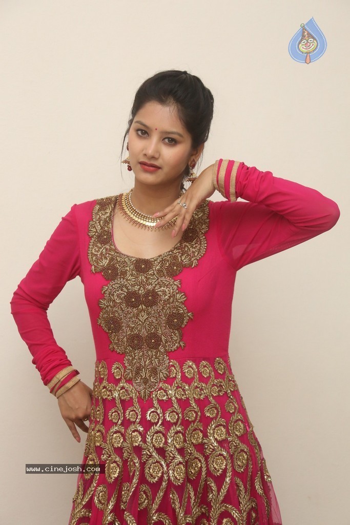 Monika Singh Latest Stills - 96 / 102 photos