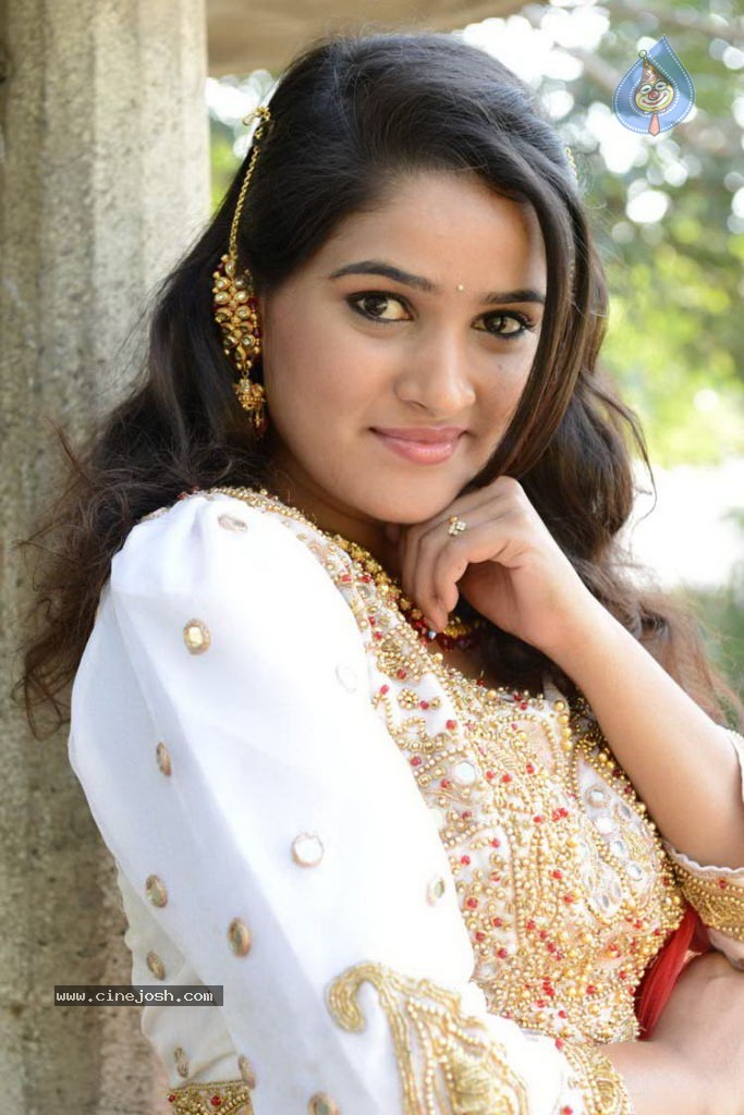 Monisha New Stills - 10 / 24 photos