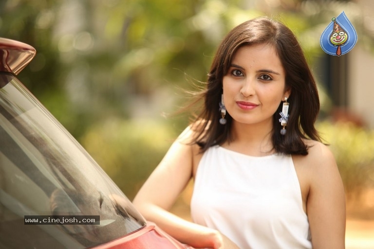 Mridanjli Photos - 26 / 36 photos