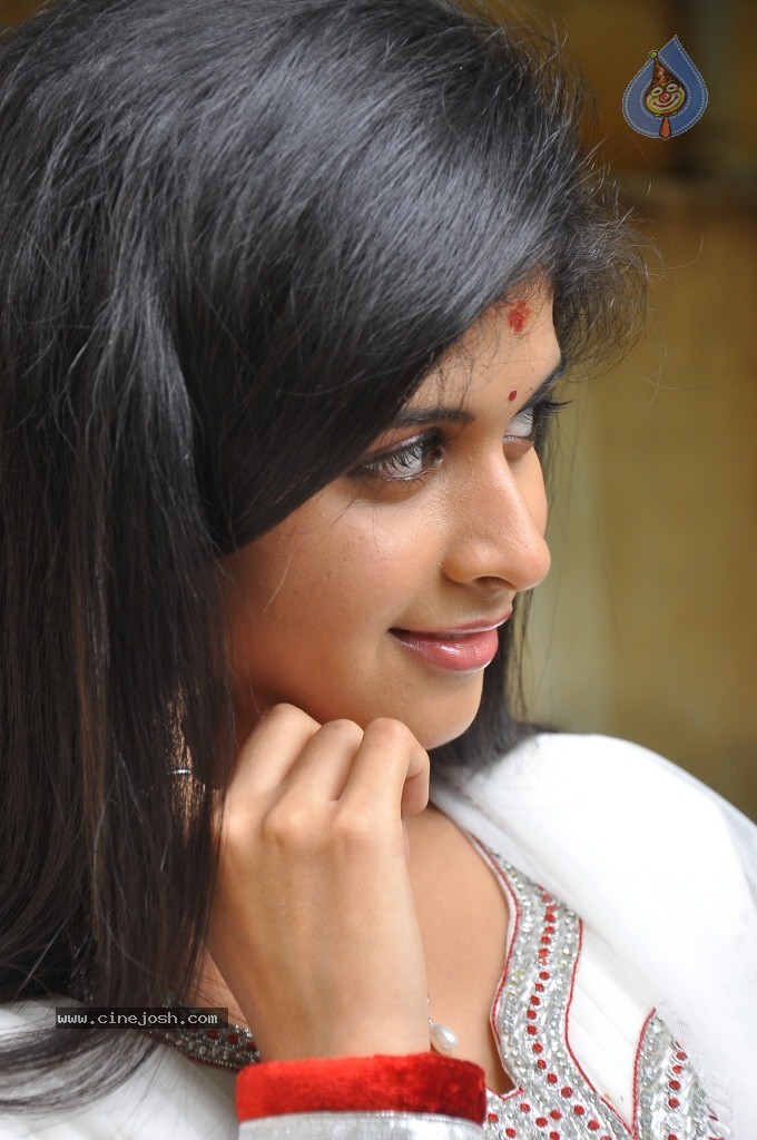 Mridula Bhaskar New Stills - 74 / 76 photos