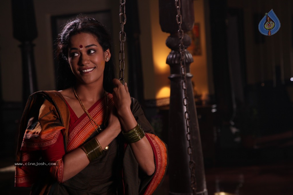 Mumaith Khan Hot Stills - 2 / 82 photos