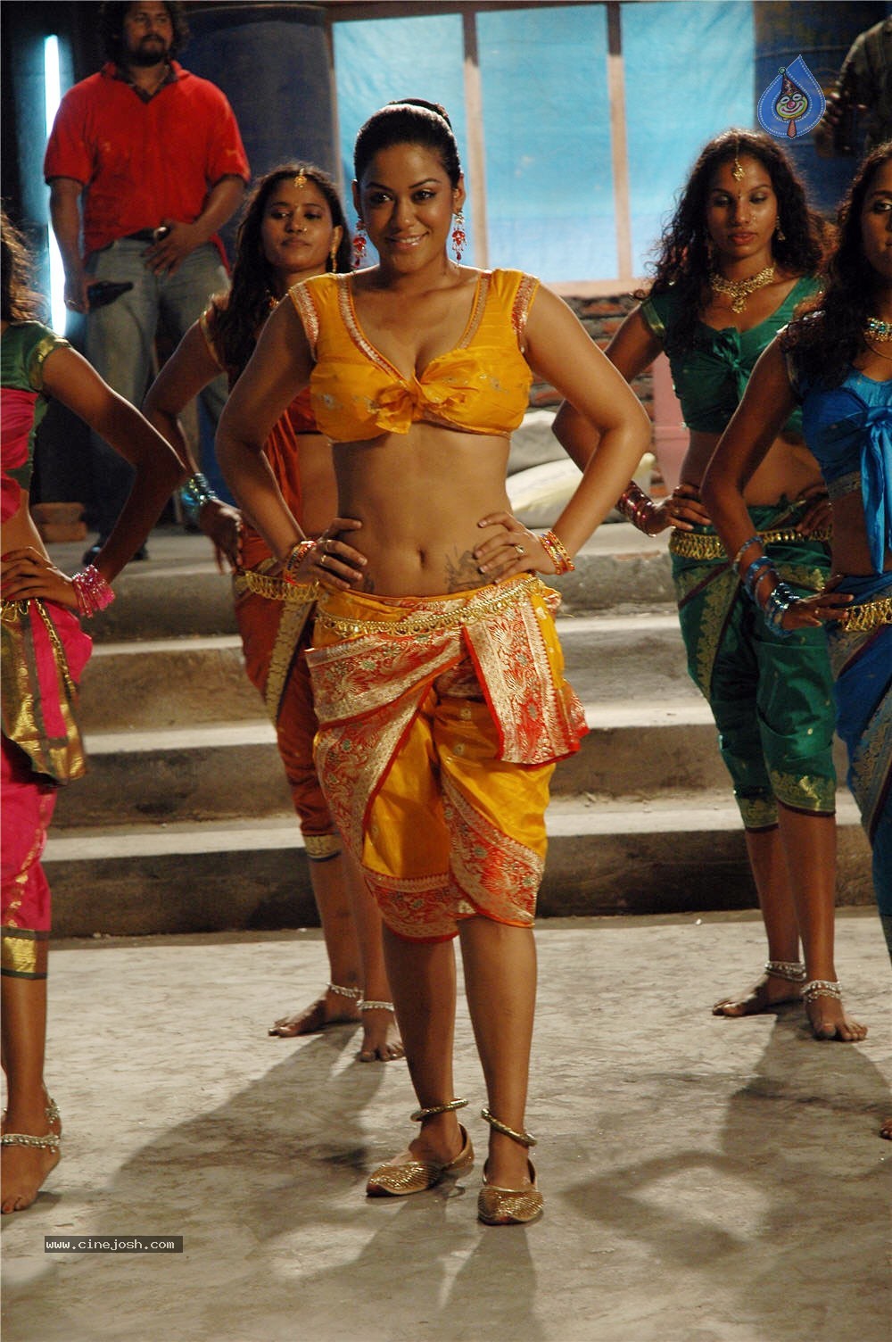 Mumaith Khan Spicy Stills In Sarai Veerraj - 52 / 61 photos