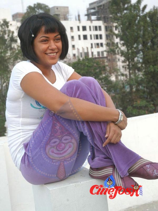 Mummaith Khan - 32 / 34 photos