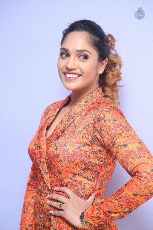 Mumtaz Sorcar New Photos - 31 / 35 photos