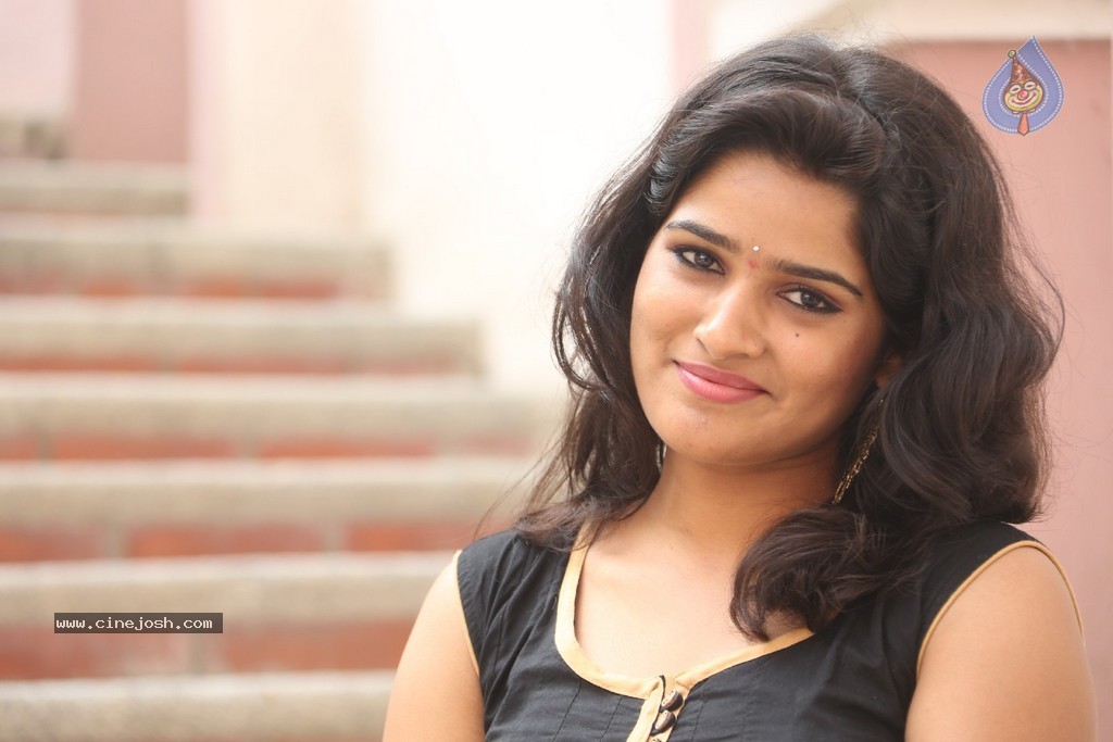 Muneesha Stills - 62 / 80 photos