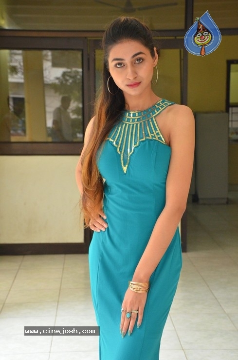 Myra Amiti Stills - 32 / 42 photos