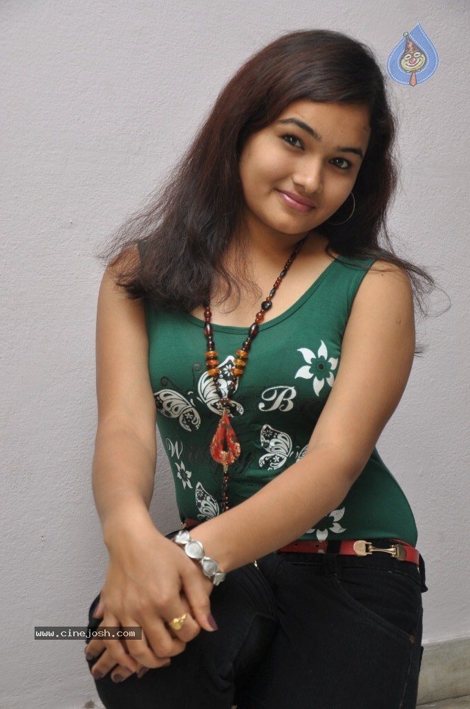 Mythili Stills - 36 / 40 photos