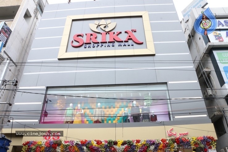 Nabha Natesh  Launches Srika Store in Mehdipatnam - 15 / 31 photos