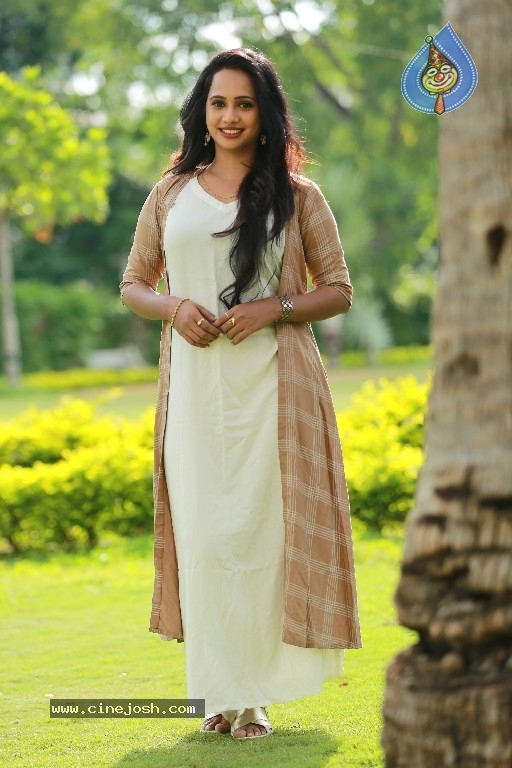  Nakasthra Stills - 7 / 8 photos