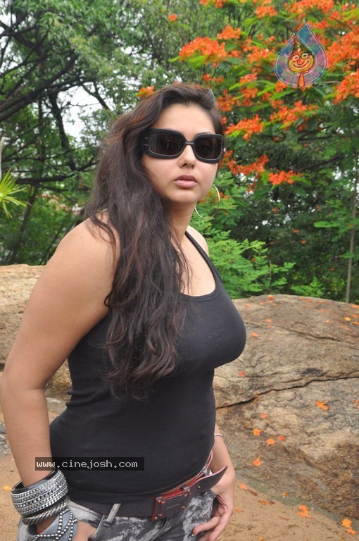 Namitha Hot Stills - 18 / 68 photos