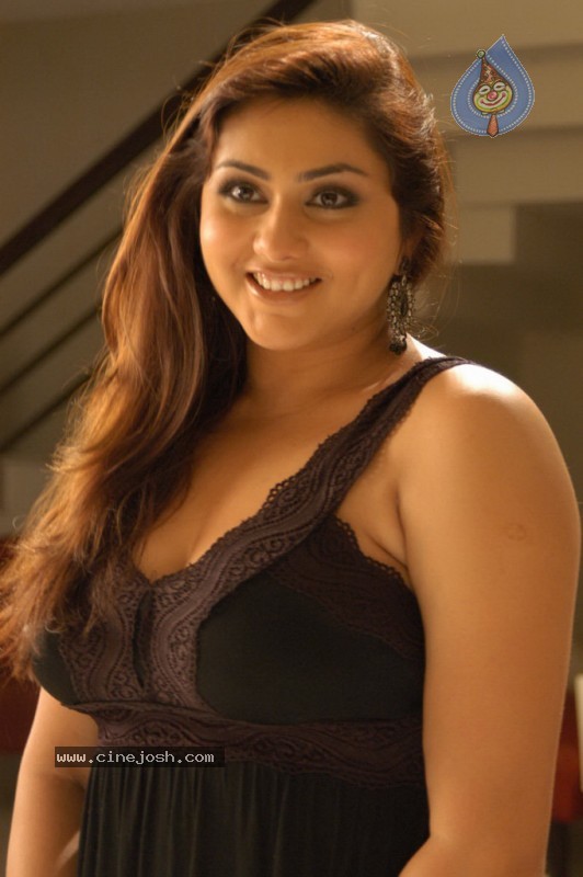Namitha Stills in Simha Movie - 37 / 47 photos