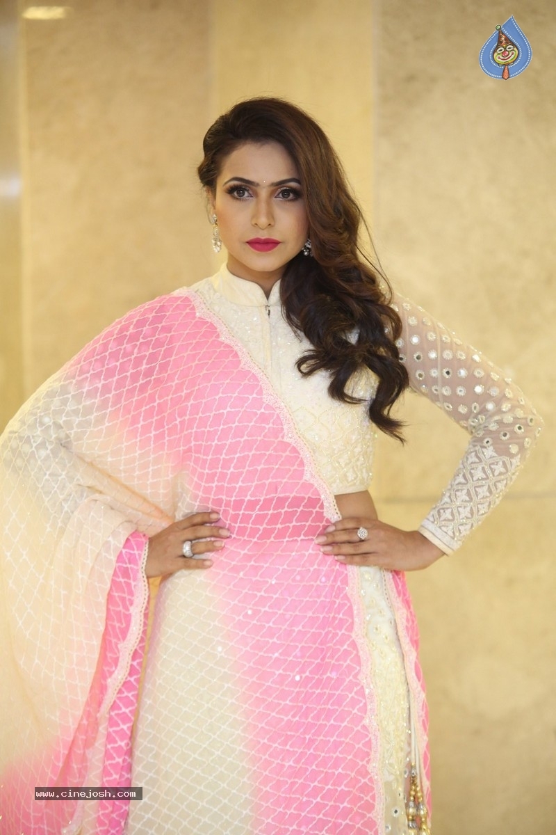 Nandini Rai New Photos - 12 / 13 photos