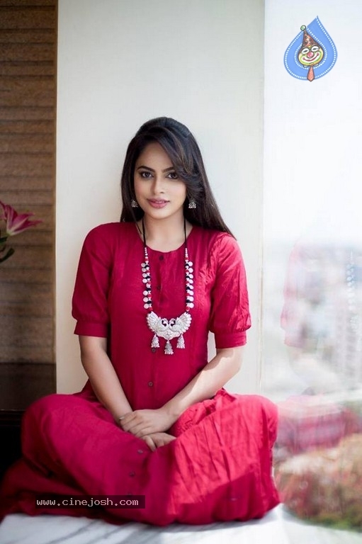 Nandita Swetha Latest Pics - 2 / 4 photos