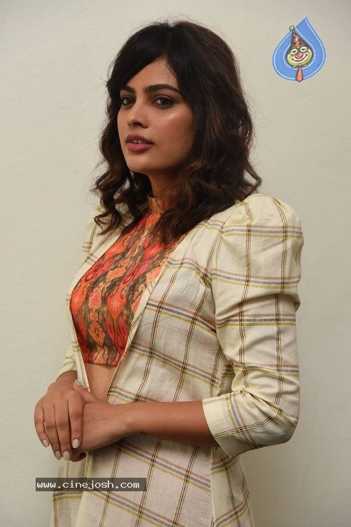 Nandita Swetha Pics - 5 / 21 photos