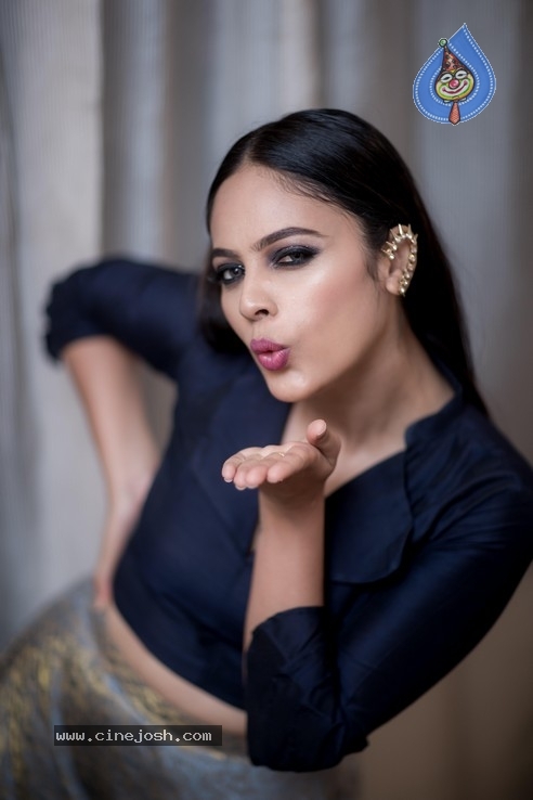  Nandita Swetha Stills - 7 / 8 photos