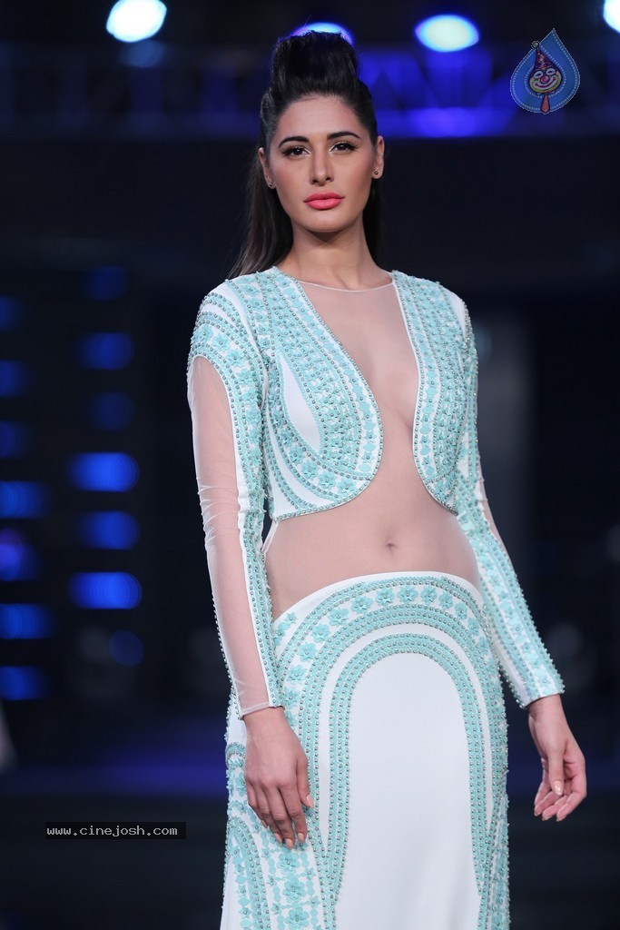 Nargis Fakhri New Photos - 8 / 47 photos