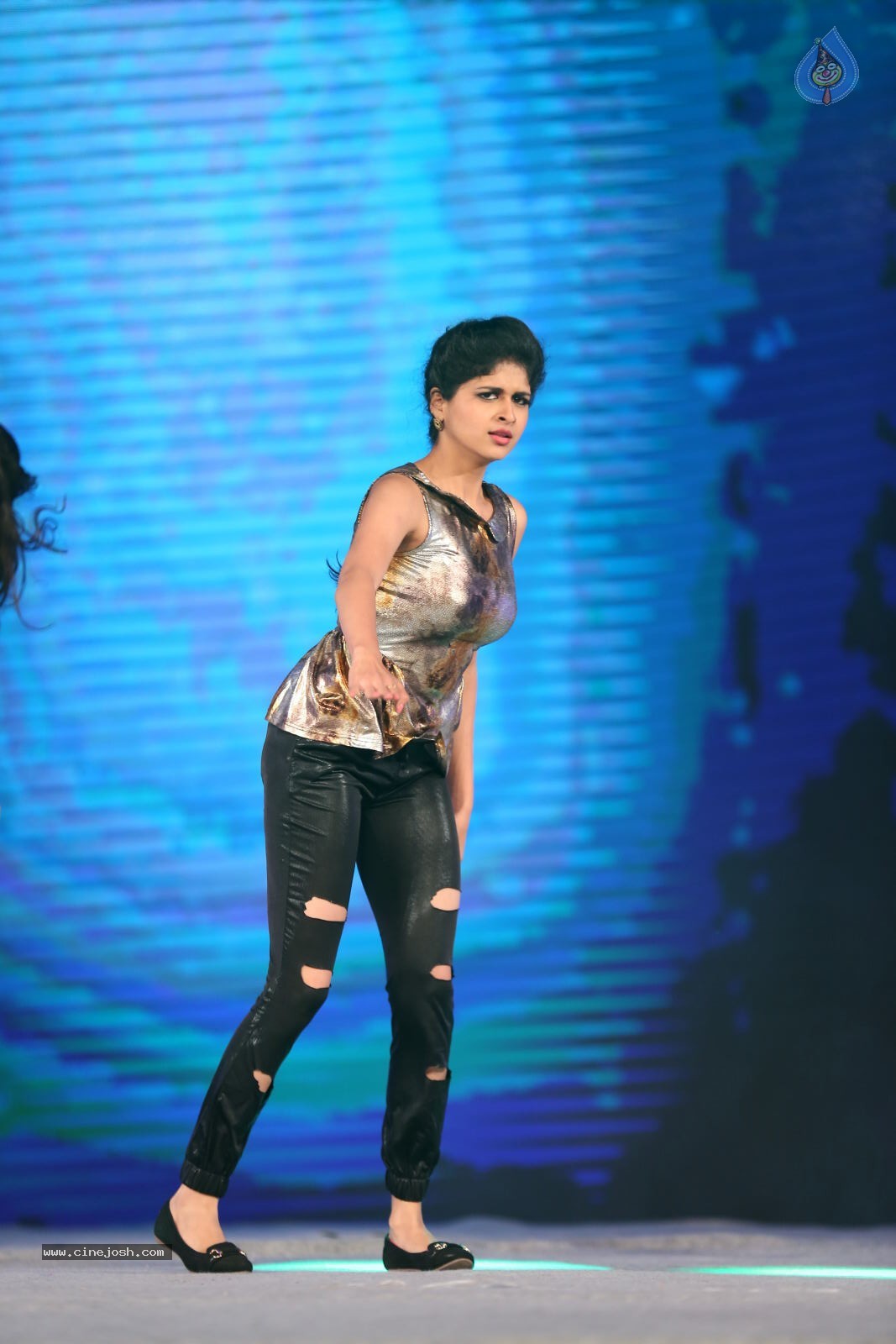 Naveena Dance Performance at Gama Awards 2014 - 12 / 18 photos