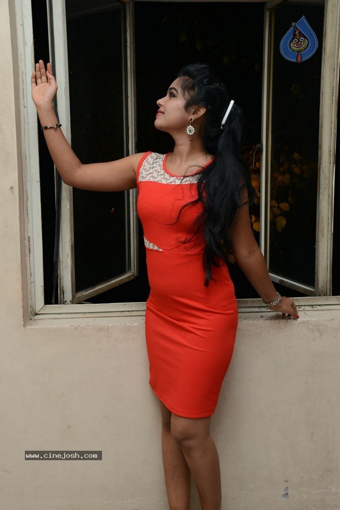 Naveena Jackson New Photos - 70 / 88 photos
