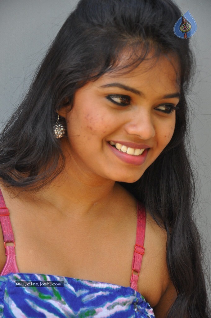 Naveena Jackson New Stills - 9 / 105 photos