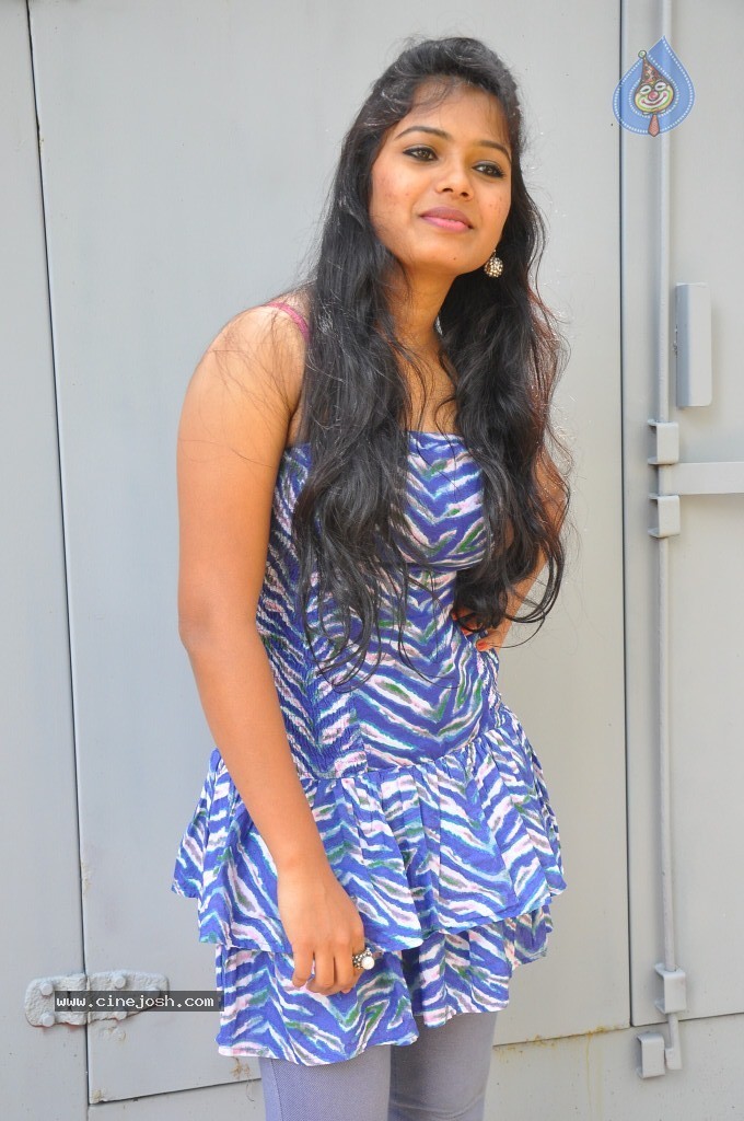 Naveena Jackson New Stills - 41 / 105 photos