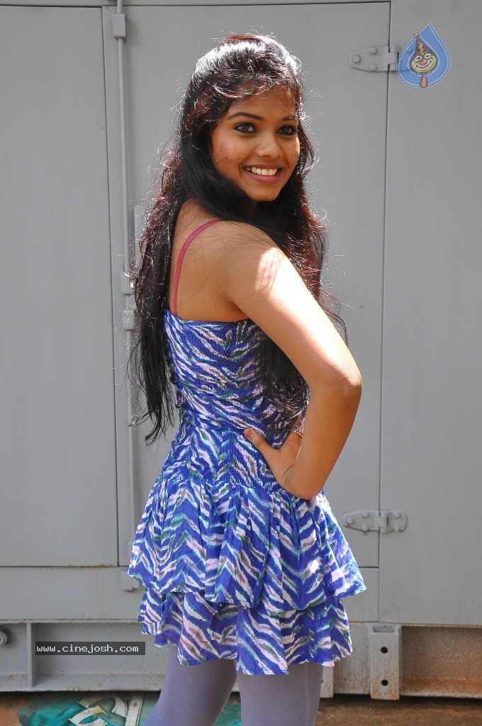 Naveena Jackson New Stills - 65 / 105 photos