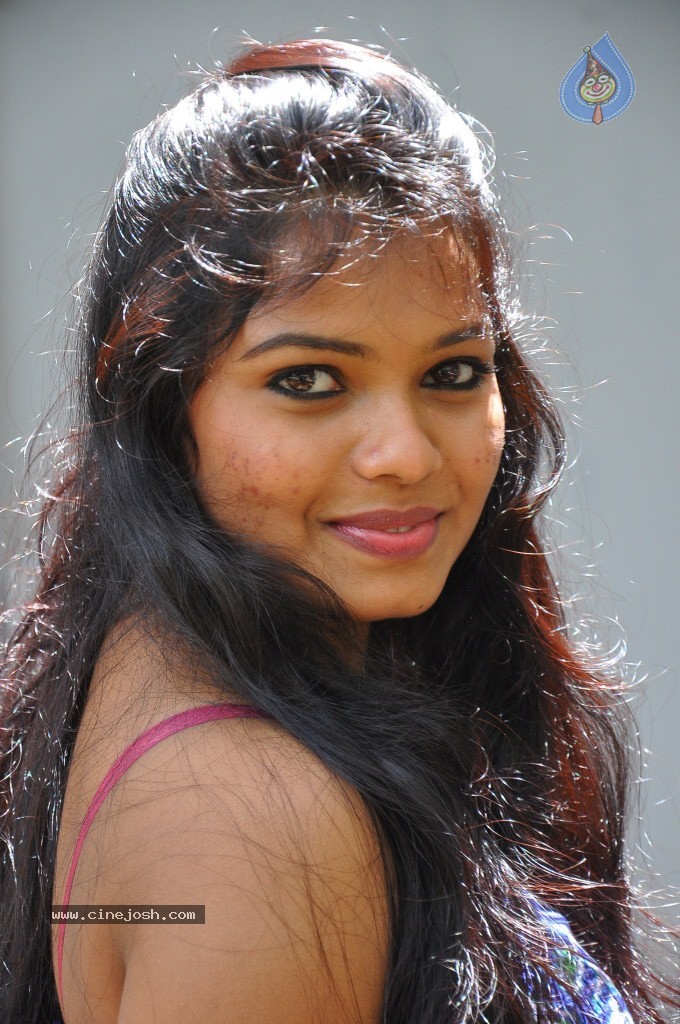 Naveena Jackson New Stills - 69 / 105 photos