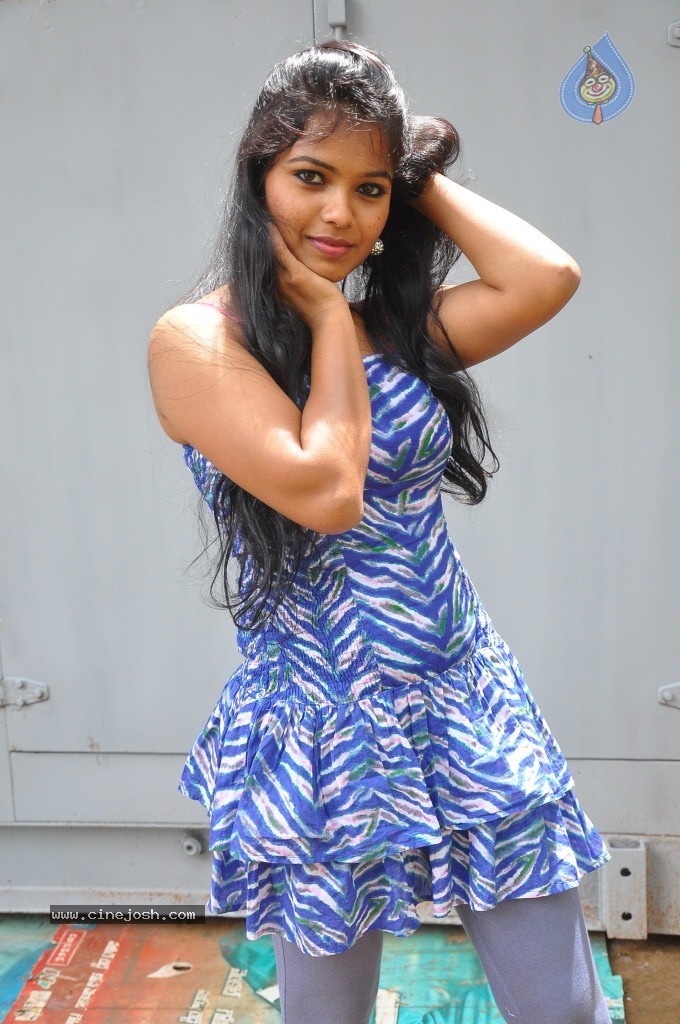 Naveena Jackson New Stills - 93 / 105 photos
