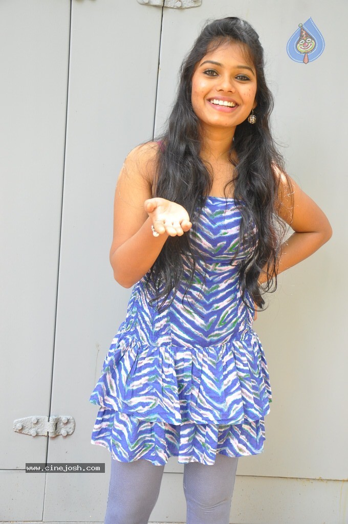 Naveena Jackson New Stills - 97 / 105 photos