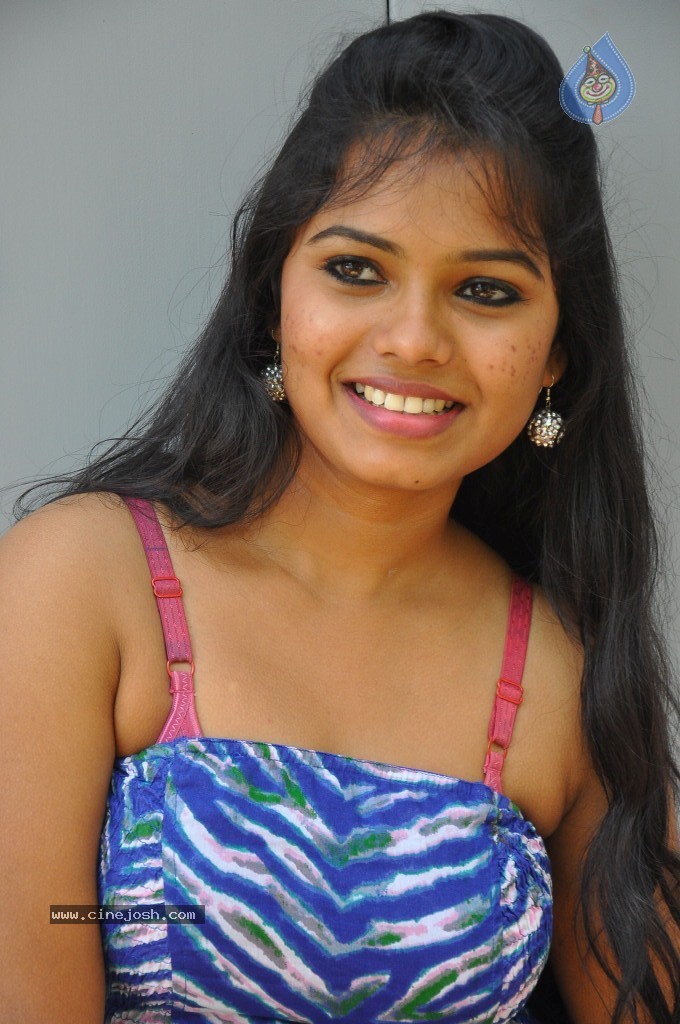 Naveena Jackson New Stills - 105 / 105 photos