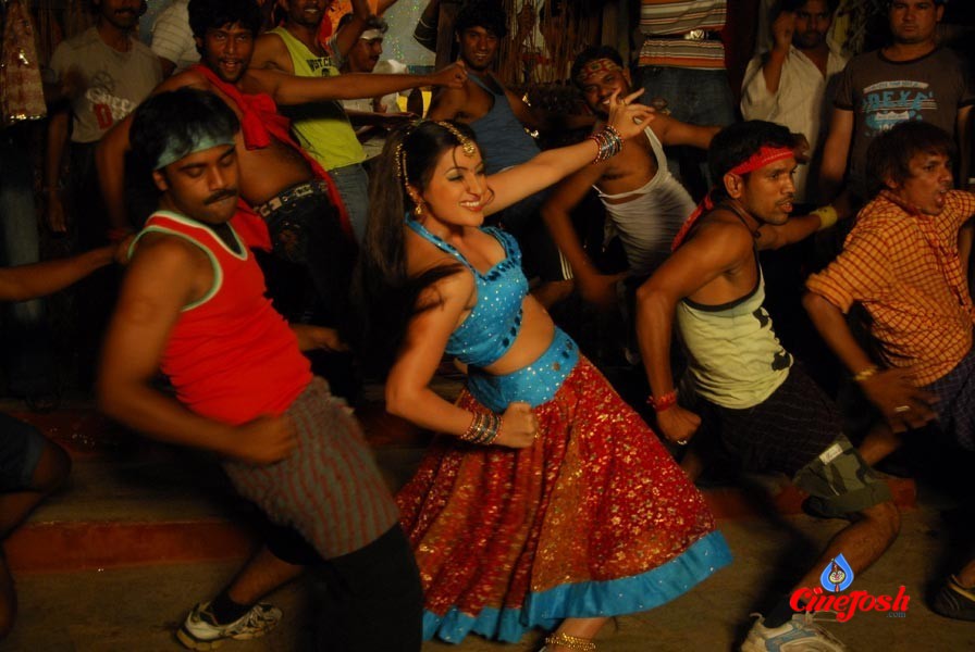 Navneet Kaur Spicy Gallery - 52 / 77 photos