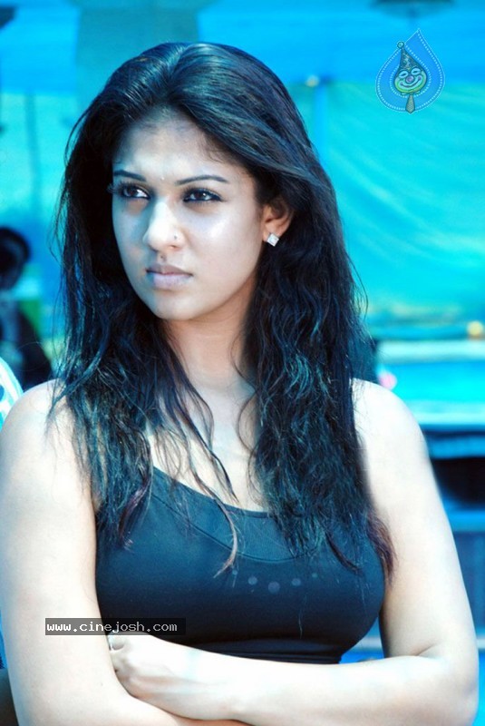 Nayanthara Gallery - 17 / 45 photos