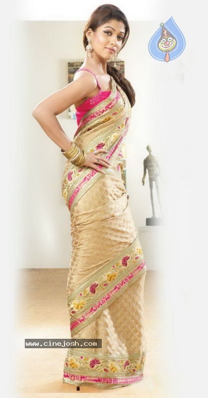 Nayanthara New Photos In Saree - 5 / 16 photos