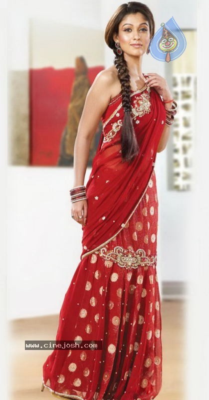 Nayanthara New Photos In Saree - 14 / 16 photos