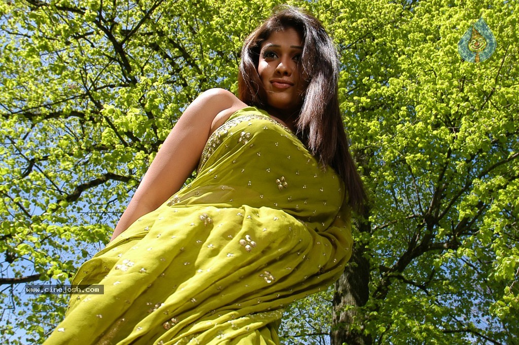Nayanthara Photos - 29 / 50 photos