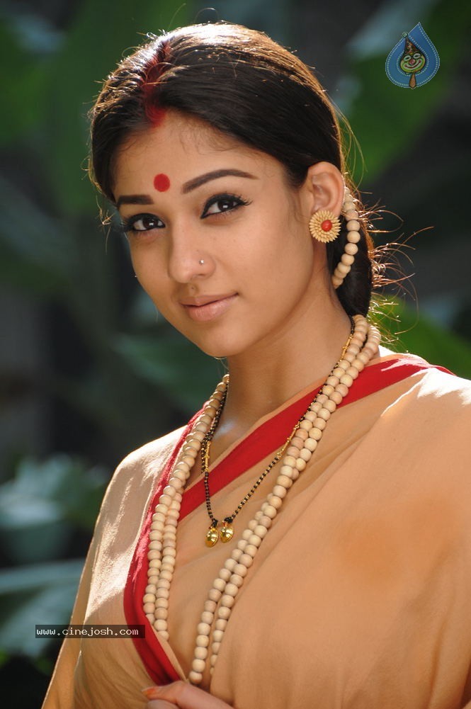 Nayanthara Stills in Sri Rama Rajyam Movie - 4 / 11 photos